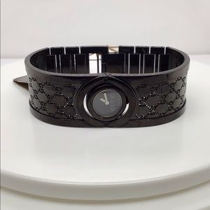 NWT GUCCI Ladies Black Steel Twirl Bangle Watch